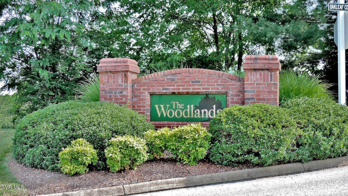 Photo #36: 33 Oak Leaf Circle