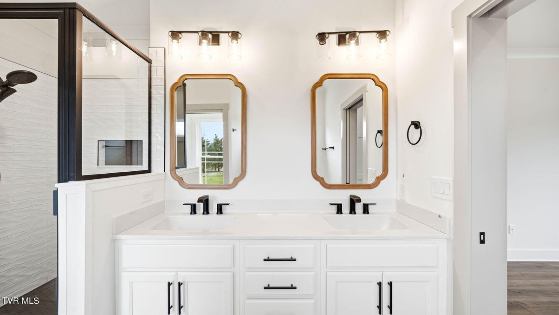 Photo #40: 1445 Cabot Cove