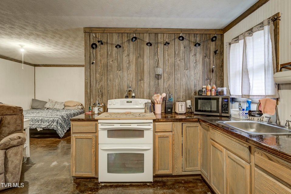 Photo #37: 257 Cripple Creek Loop