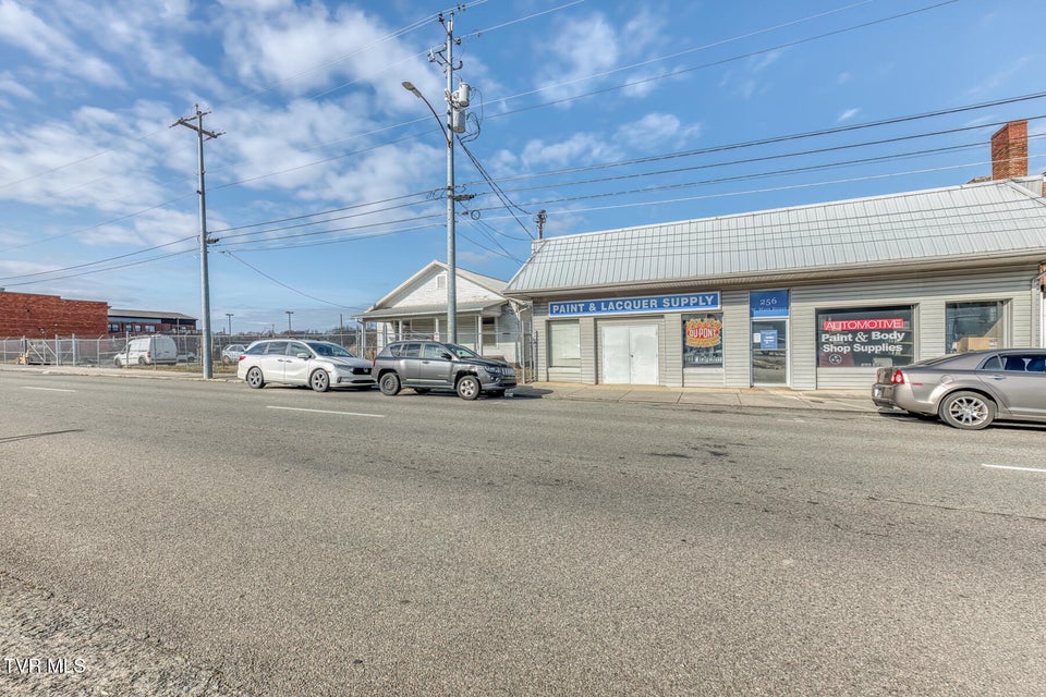 Photo #4: 256 Main Street