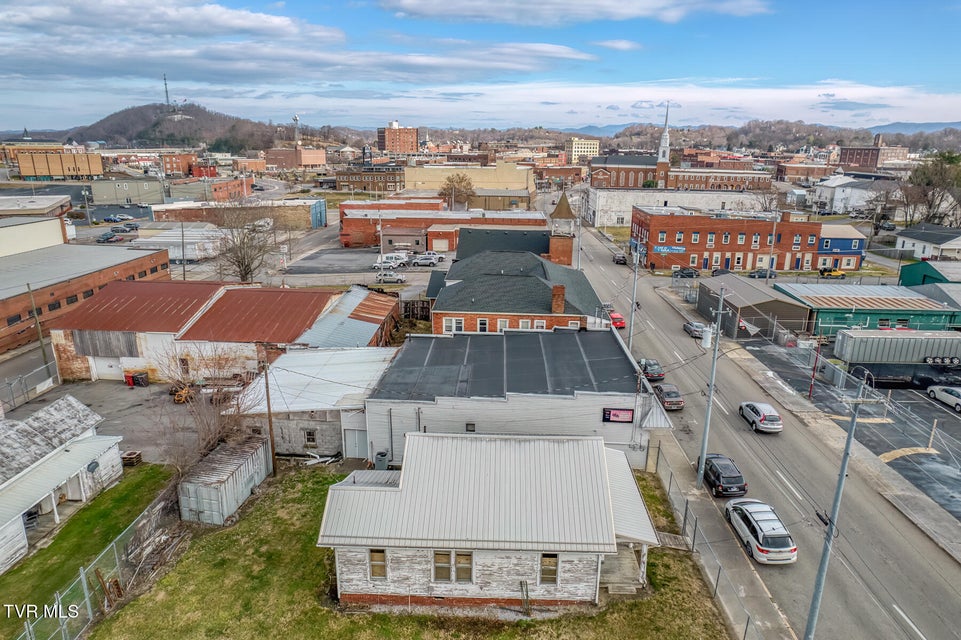 Photo #33: 256 Main Street