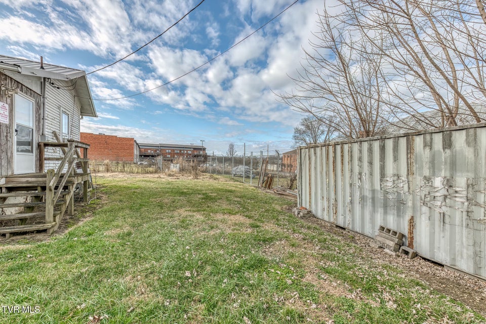 Photo #39: 256 Main Street