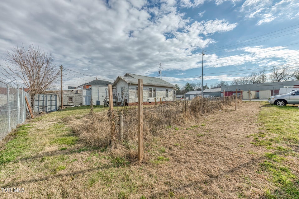 Photo #42: 256 Main Street