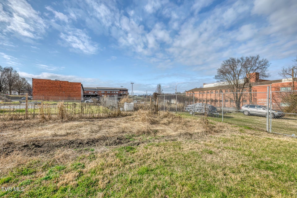 Photo #43: 256 Main Street