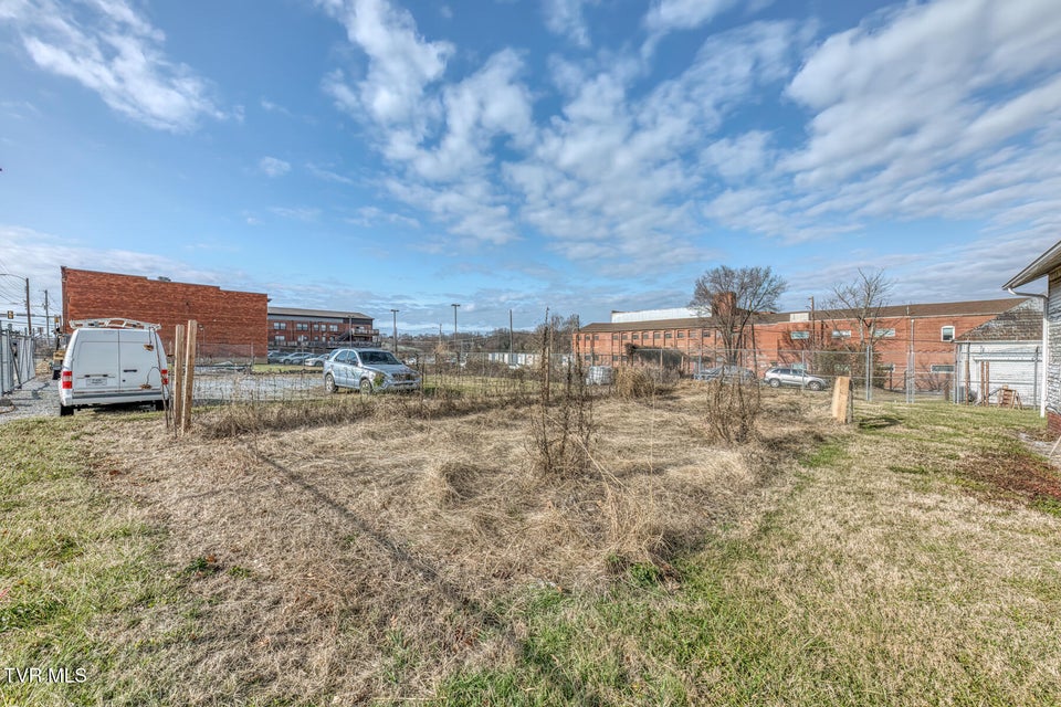 Photo #44: 256 Main Street