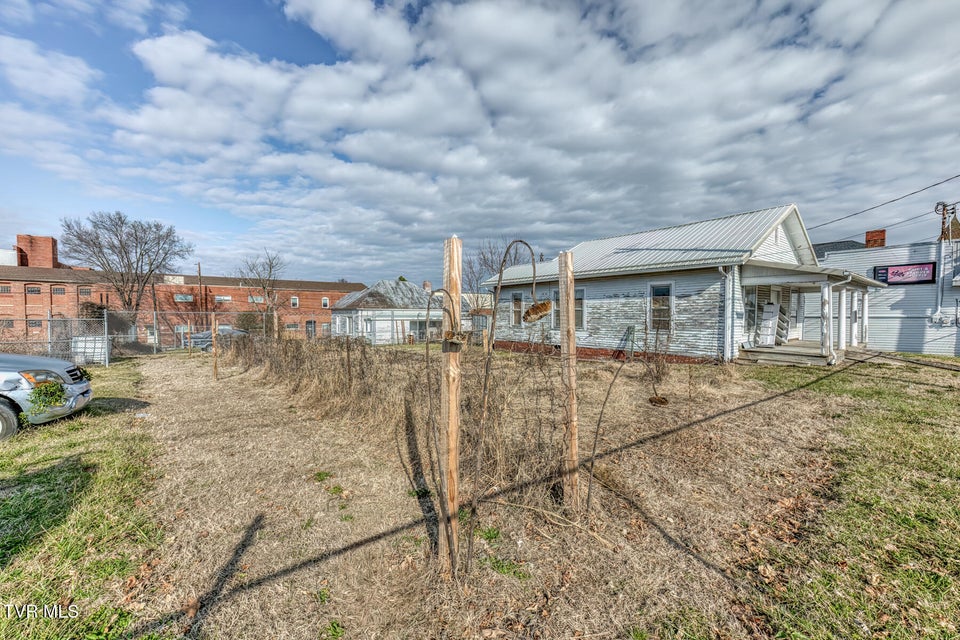 Photo #45: 256 Main Street