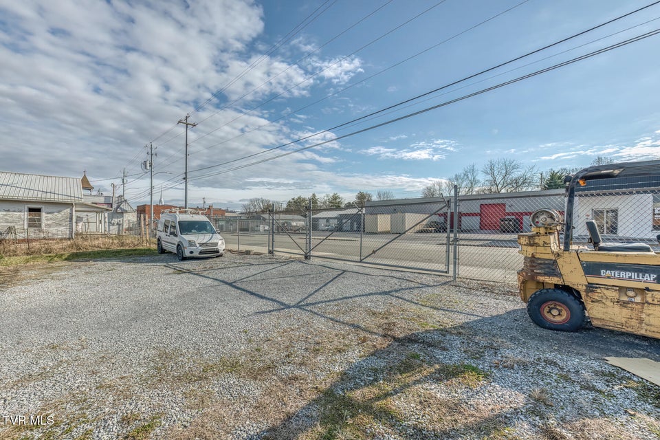 Photo #47: 256 Main Street