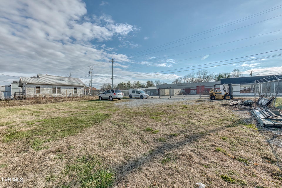 Photo #48: 256 Main Street