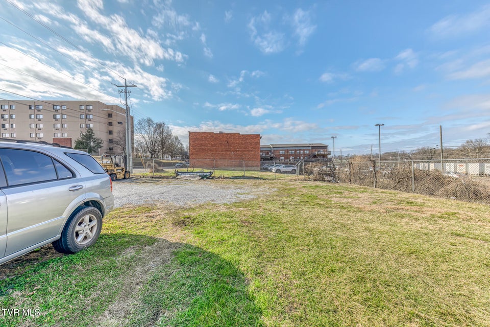 Photo #50: 256 Main Street