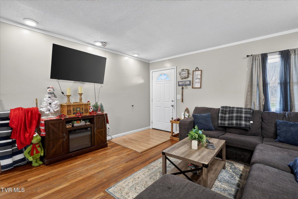 Photo #5: 146 Circleview Drive