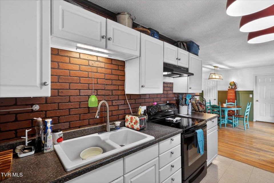 Photo #13: 146 Circleview Drive