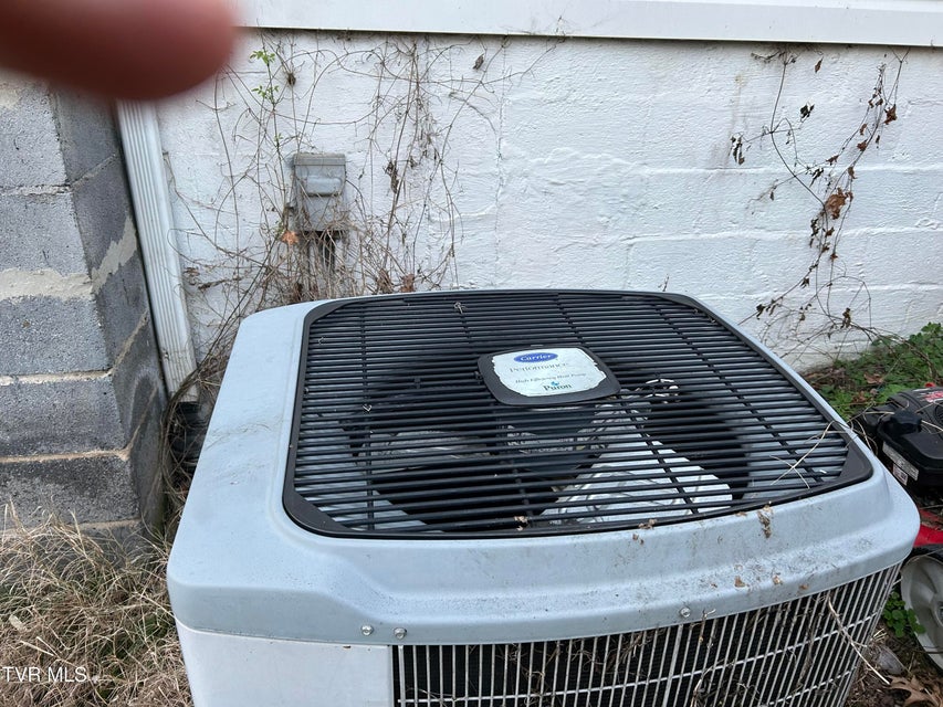 Photo #3: 610 Reno Street