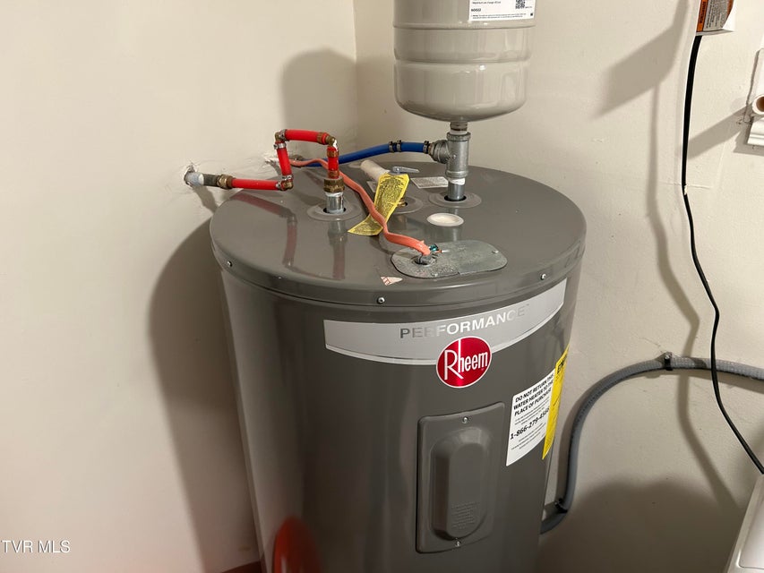 Photo #8: 610 Reno Street