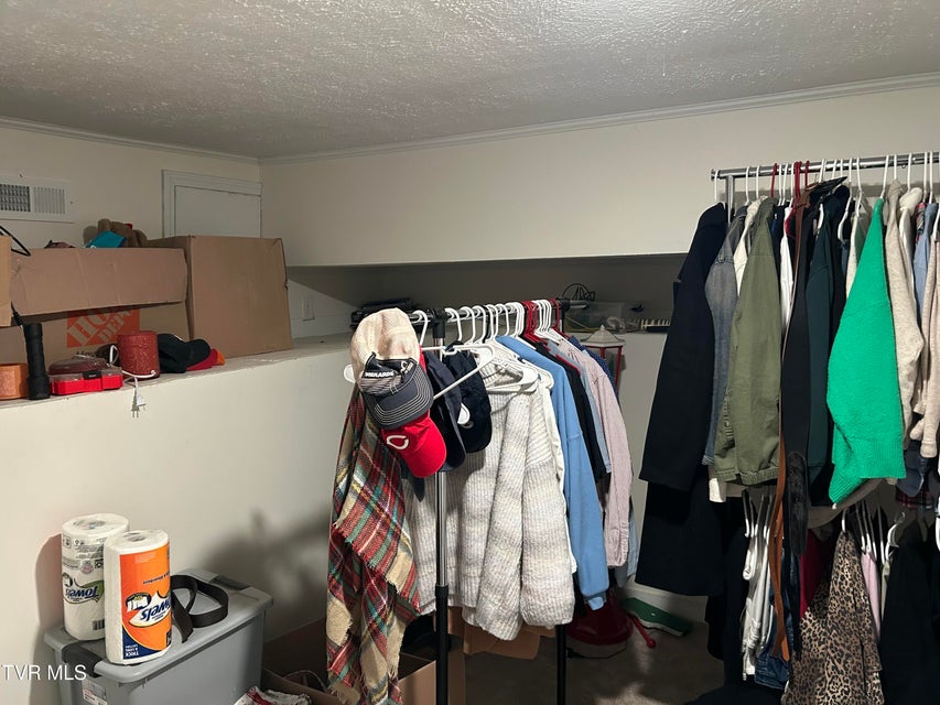 Photo #11: 610 Reno Street