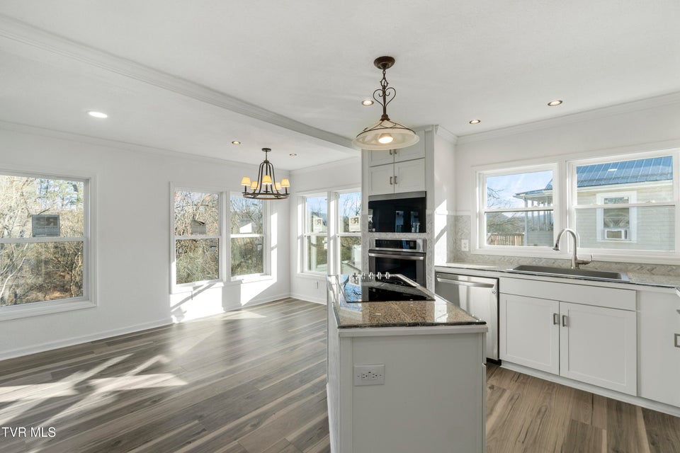 Photo #9: 129 Ridgeway Avenue