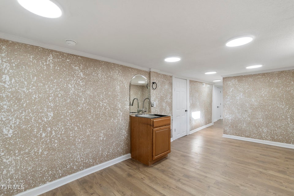 Photo #24: 129 Ridgeway Avenue