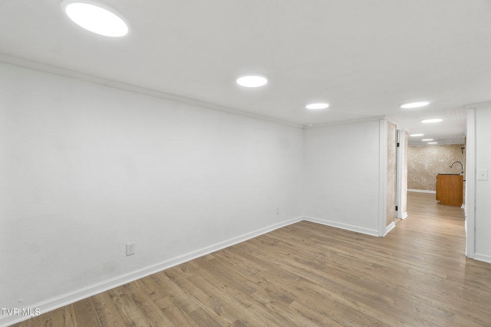 Photo #27: 129 Ridgeway Avenue