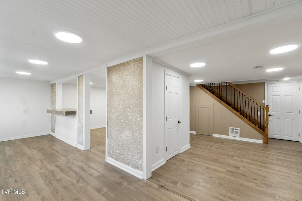 Photo #30: 129 Ridgeway Avenue