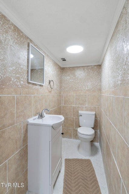 Photo #33: 129 Ridgeway Avenue