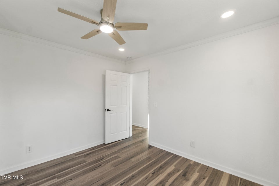 Photo #34: 129 Ridgeway Avenue