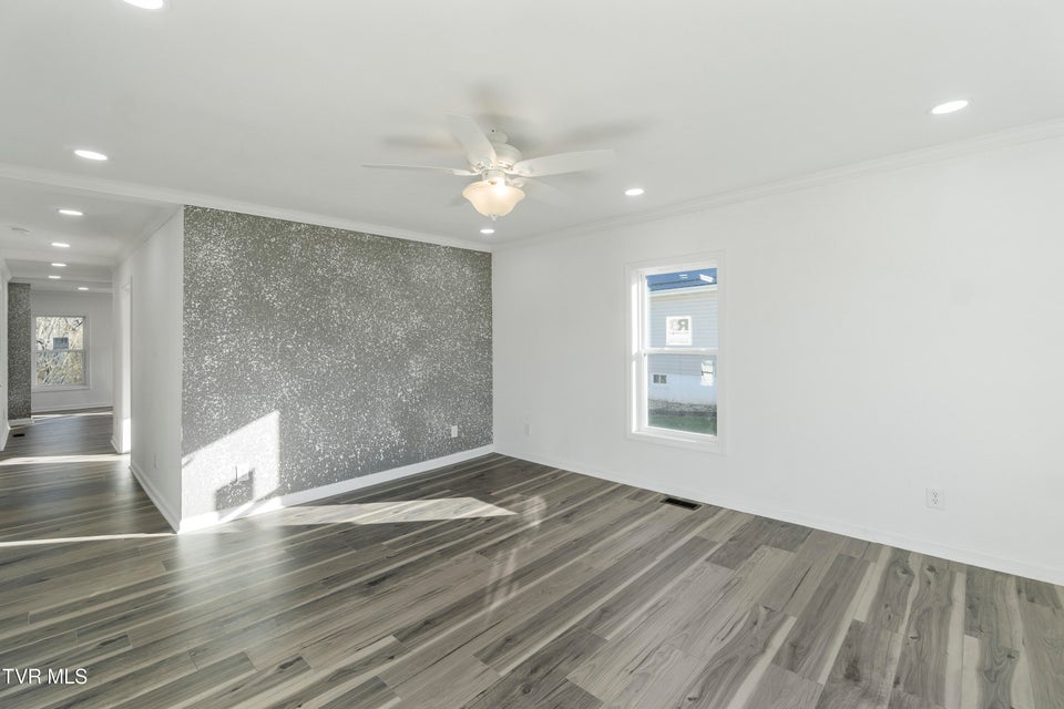 Photo #38: 129 Ridgeway Avenue