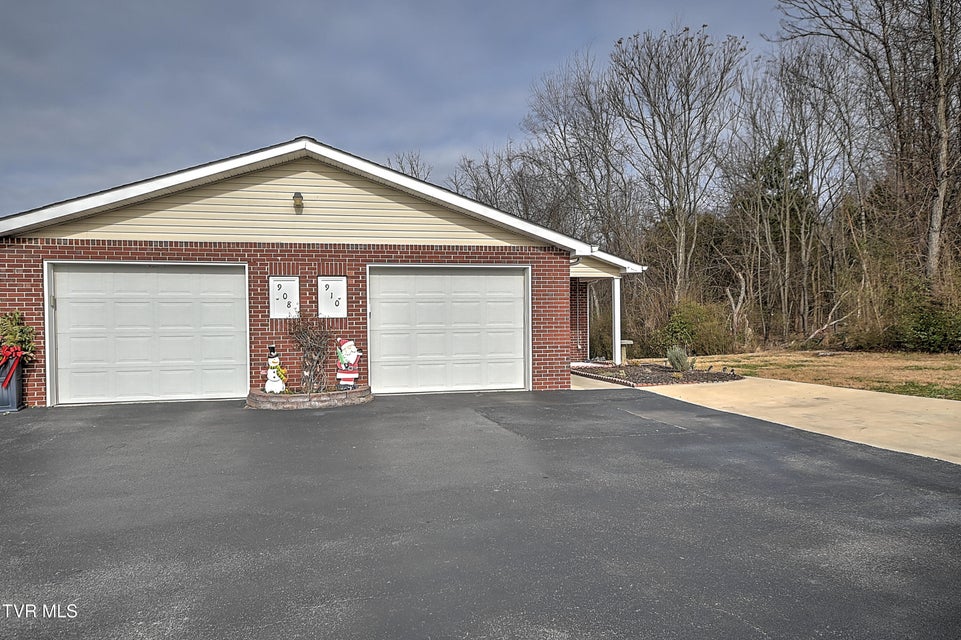 Photo #4: 910 Cornerstone Court