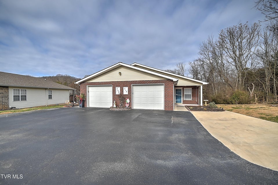 Photo #6: 910 Cornerstone Court