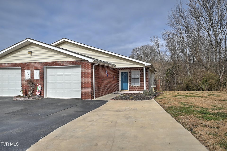 Photo #7: 910 Cornerstone Court