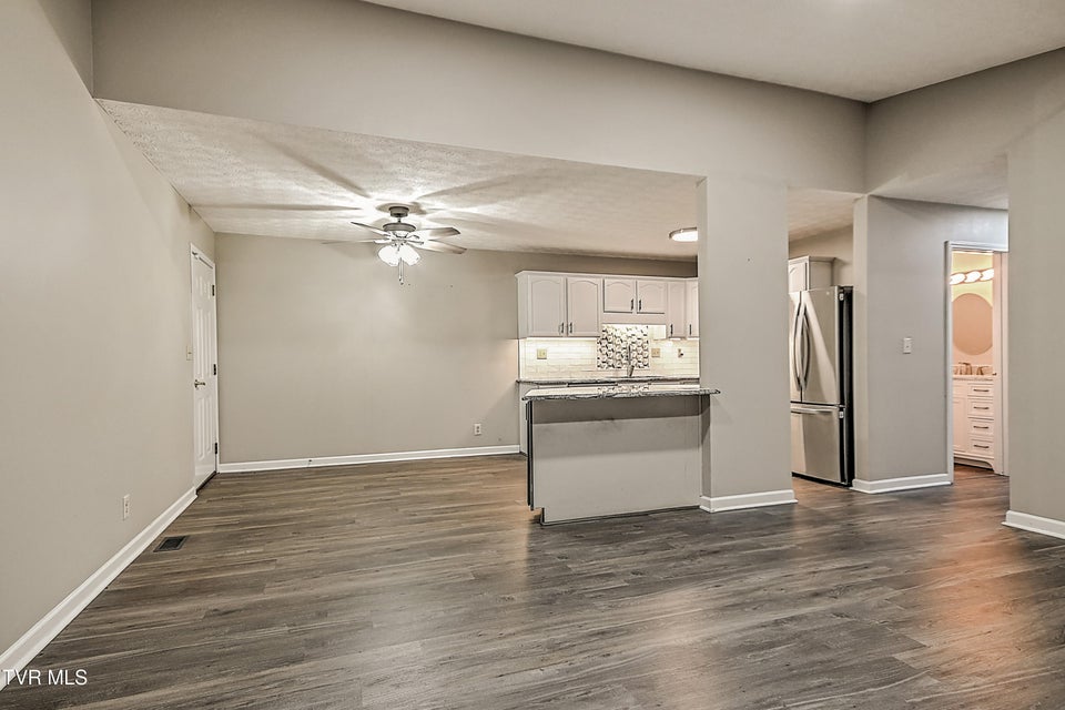 Photo #12: 910 Cornerstone Court