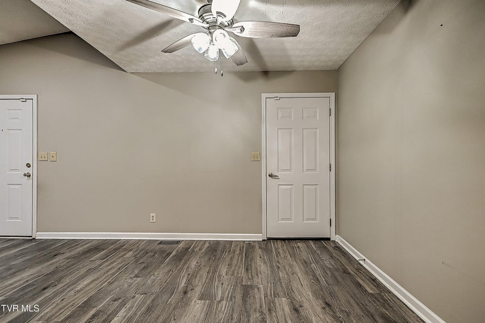 Photo #16: 910 Cornerstone Court