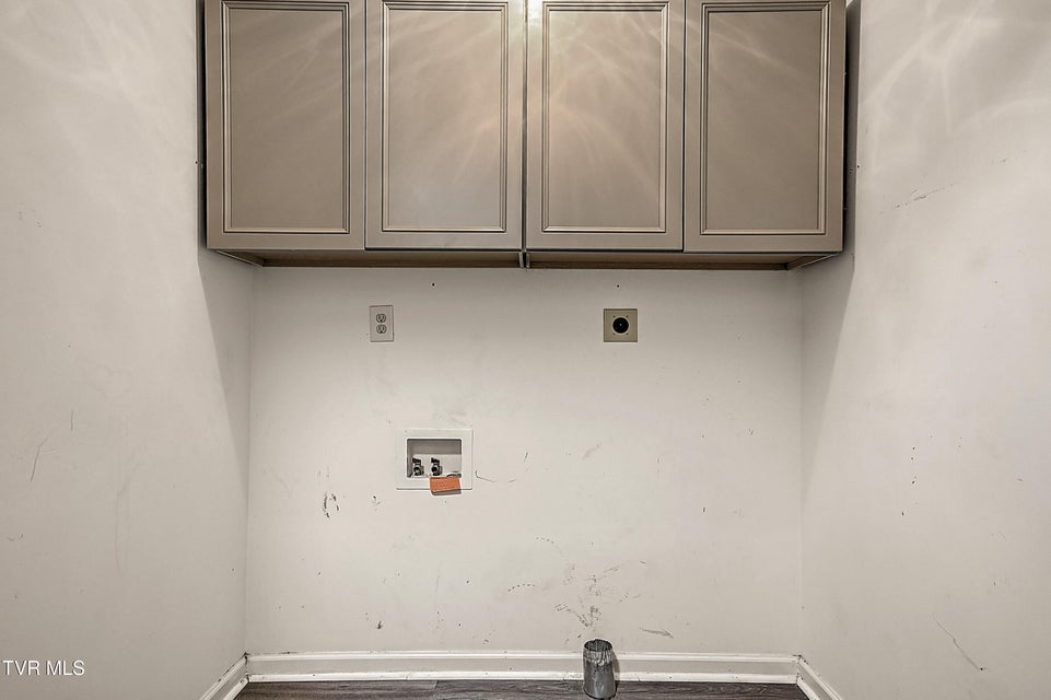 Photo #25: 910 Cornerstone Court