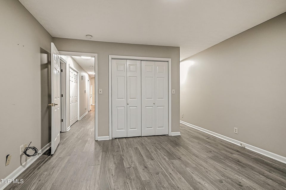 Photo #31: 910 Cornerstone Court