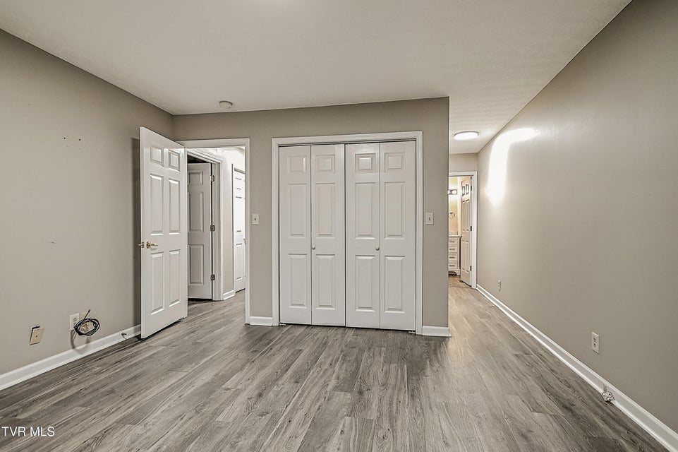 Photo #33: 910 Cornerstone Court