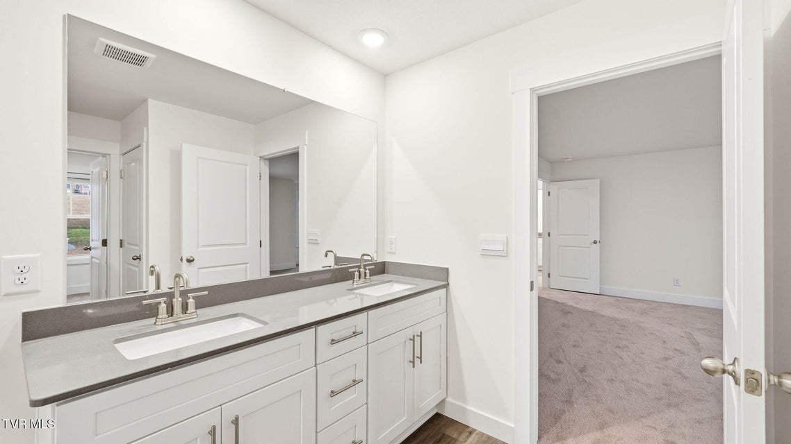 Photo #33: 439 Rock Springs Road 