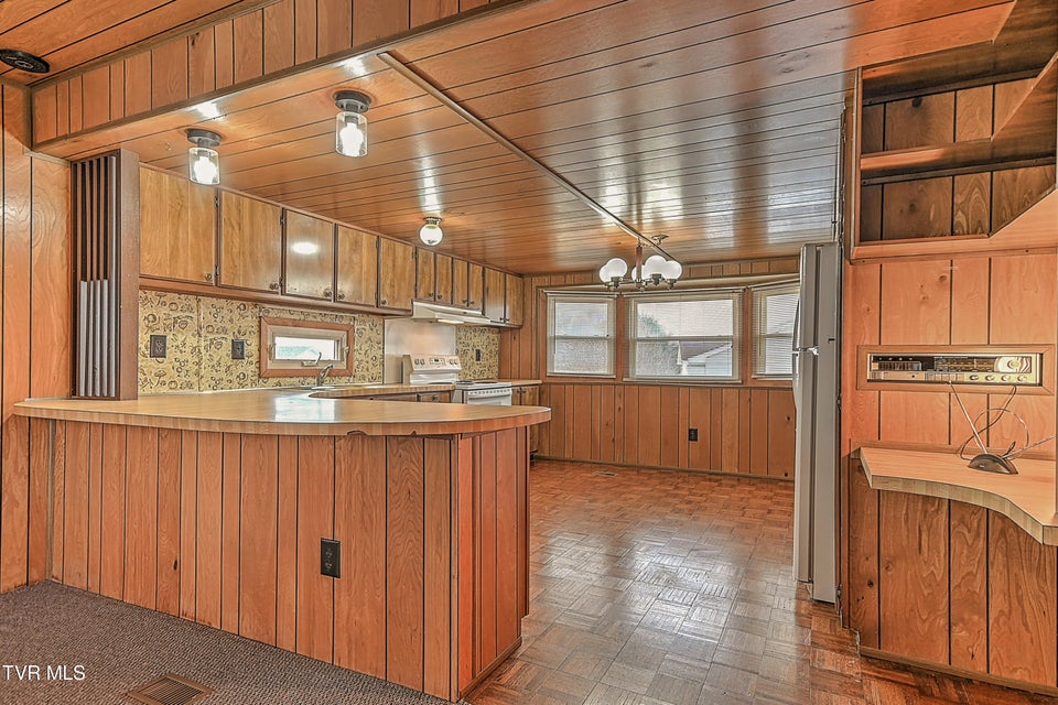 Photo #11: 1031 Rogan Street