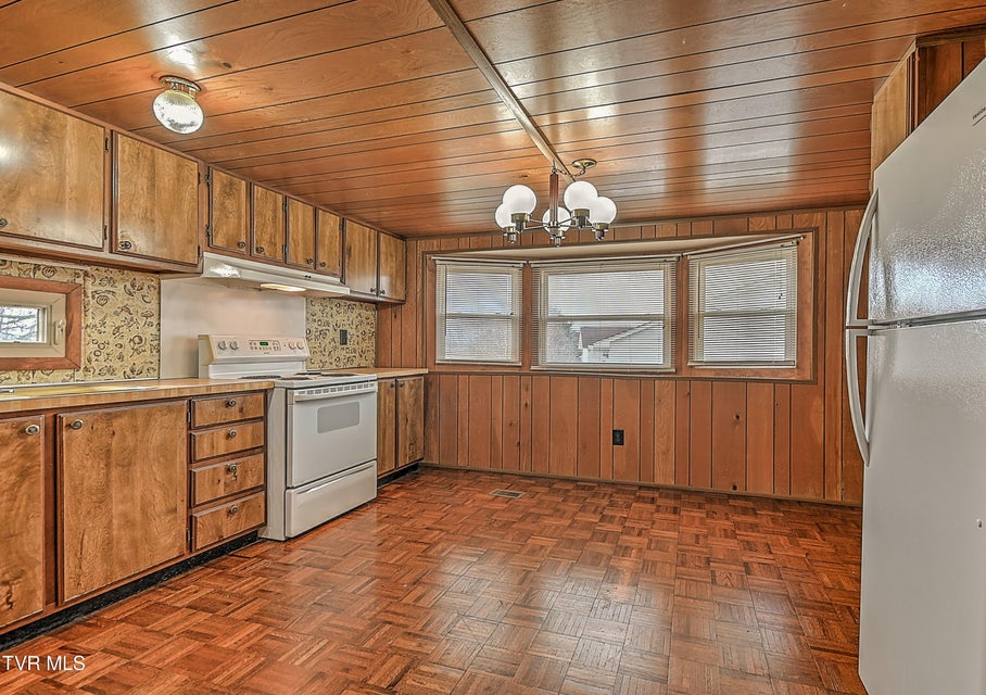 Photo #12: 1031 Rogan Street