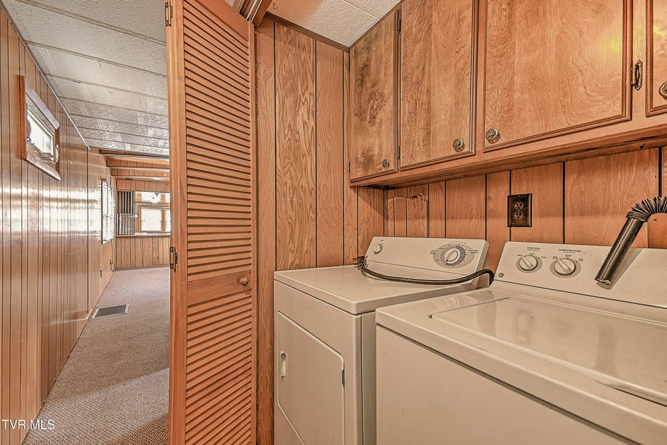 Photo #18: 1031 Rogan Street