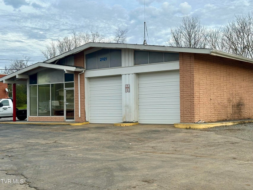 Photo #3: 2921 Bloomingdale Road