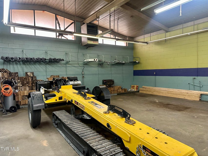 Photo #4: 2921 Bloomingdale Road