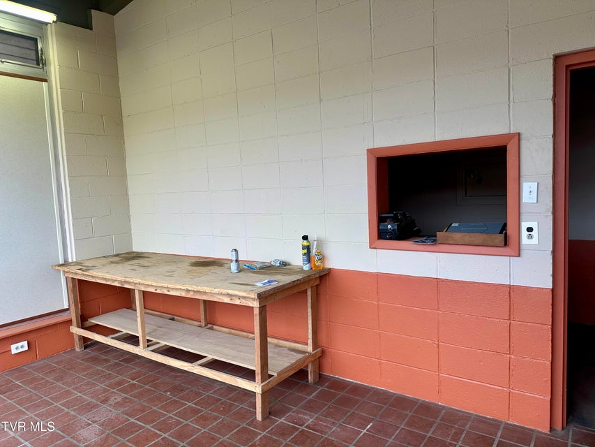 Photo #7: 2921 Bloomingdale Road