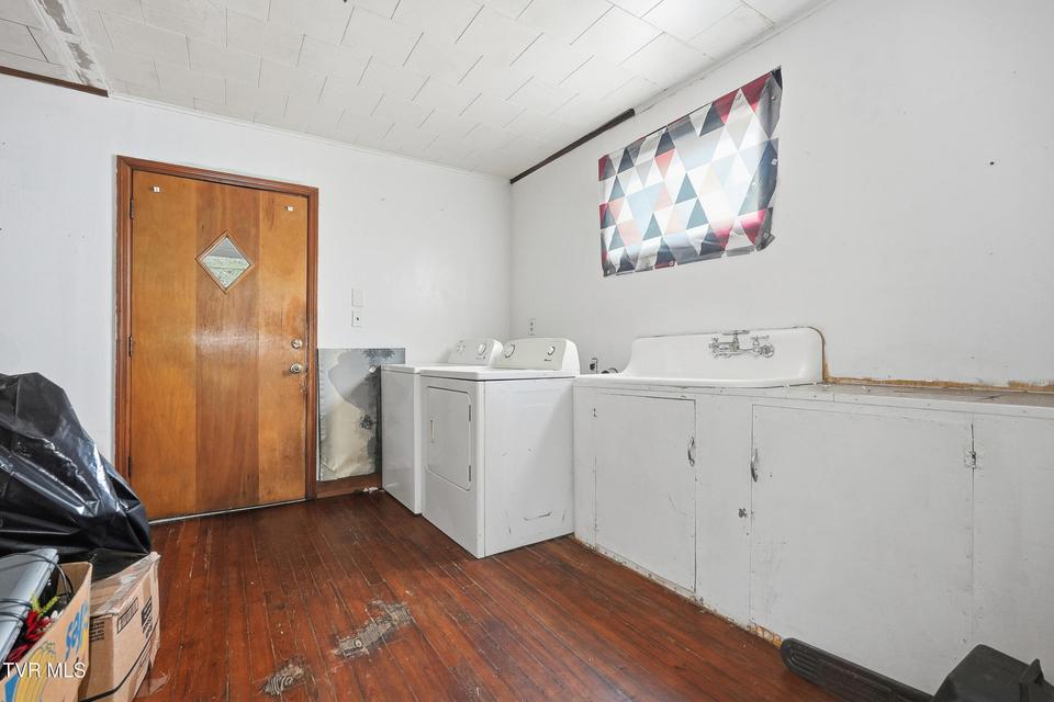 Photo #17: 124 Clinchco Main Street