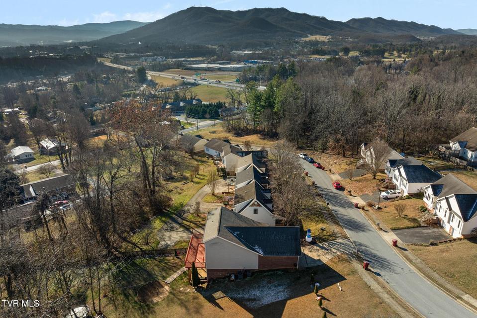 Photo #52: 16 Taylor Ridge Court