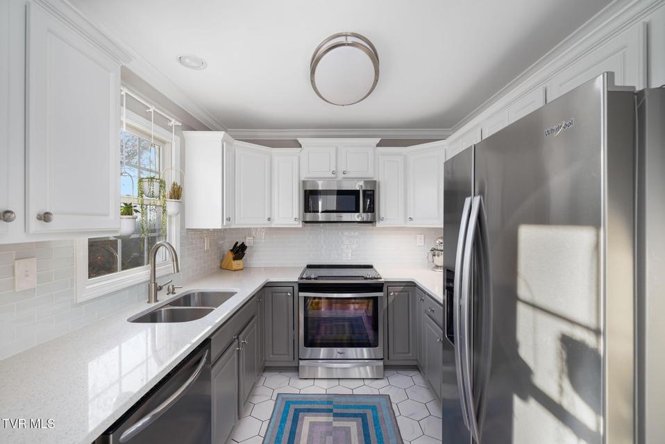 Photo #14: 16 Taylor Ridge Court