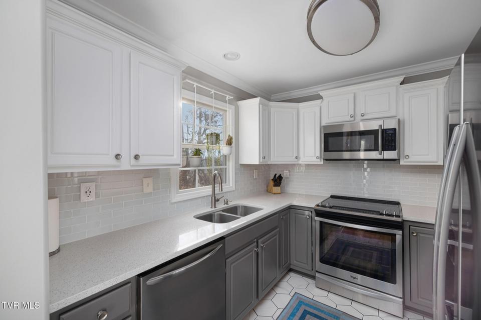 Photo #13: 16 Taylor Ridge Court