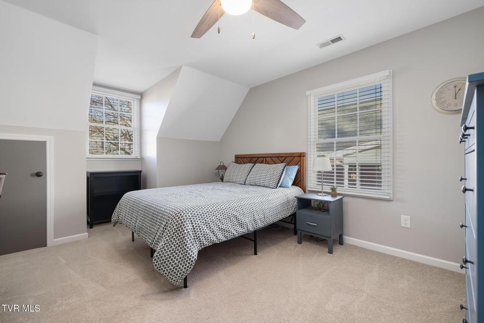 Photo #32: 16 Taylor Ridge Court