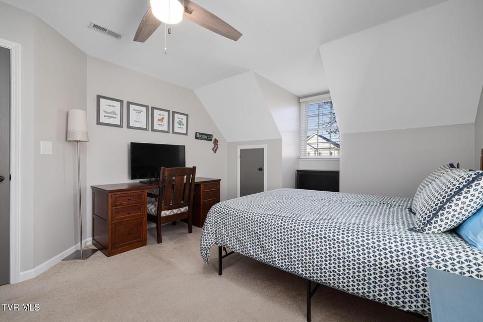 Photo #33: 16 Taylor Ridge Court