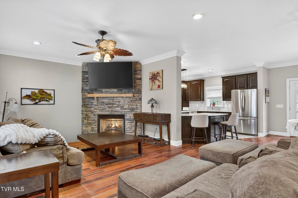 Photo #8: 17968 Overlook Dr 