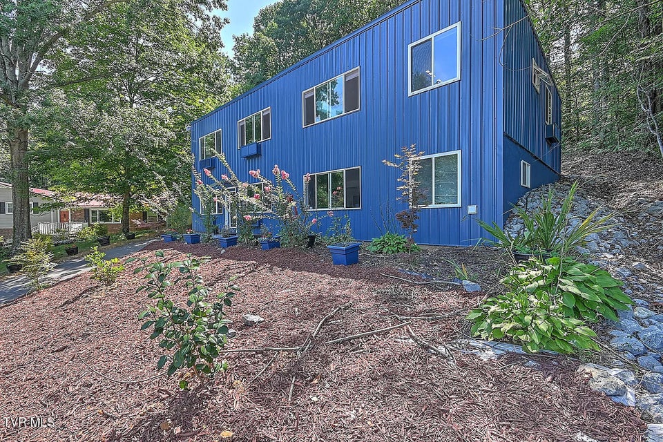 Photo #2: 3 Overlook Court