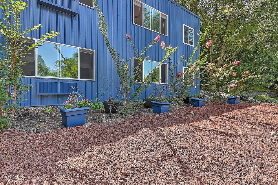 Photo #3: 3 Overlook Court