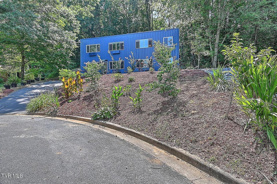 Photo #11: 3 Overlook Court